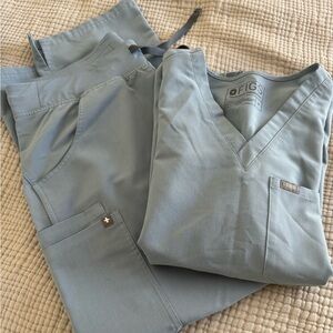 Figs scrubs- size M